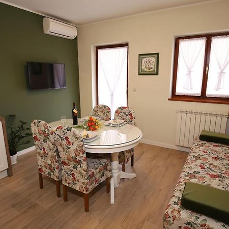 Apartments Paola Ровин Екстериор снимка
