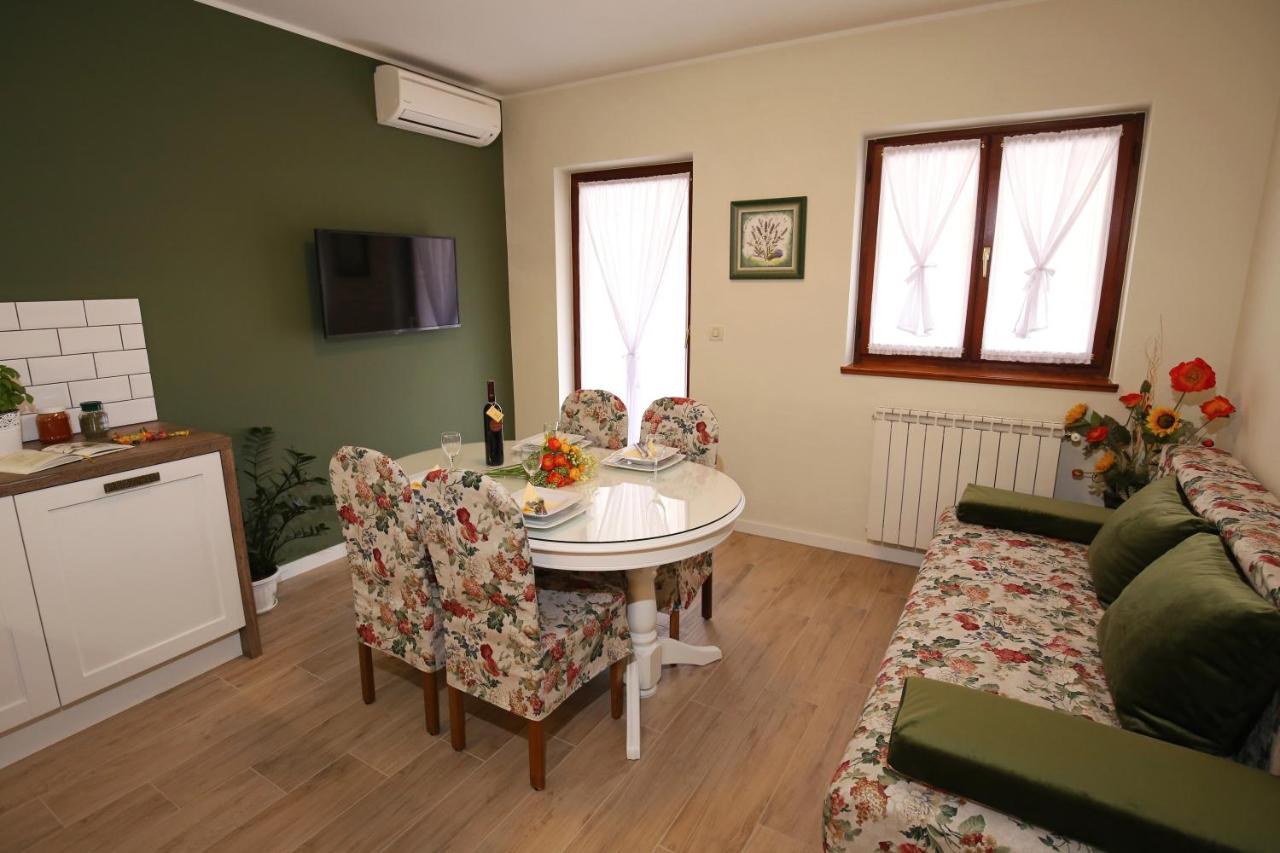 Apartments Paola Ровин Екстериор снимка