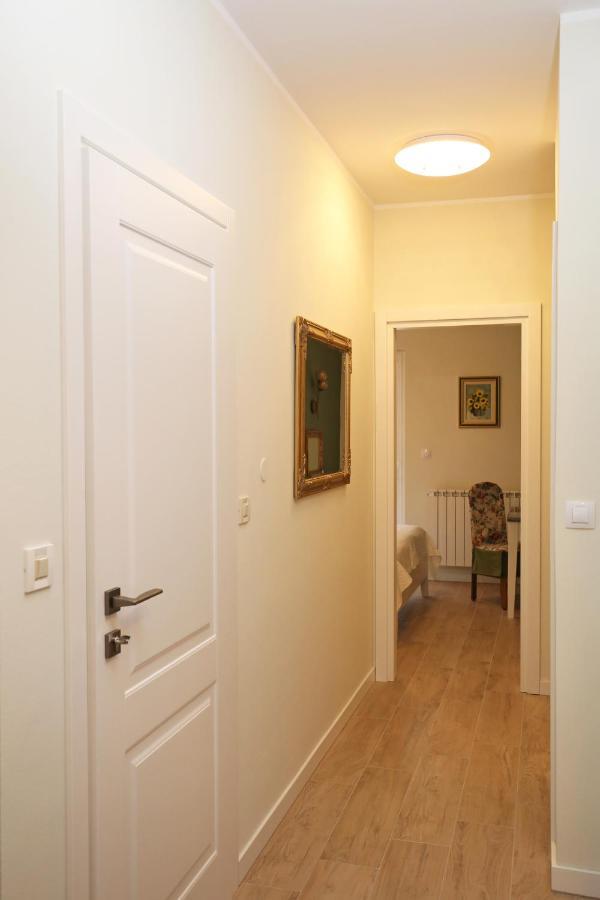 Apartments Paola Ровин Екстериор снимка